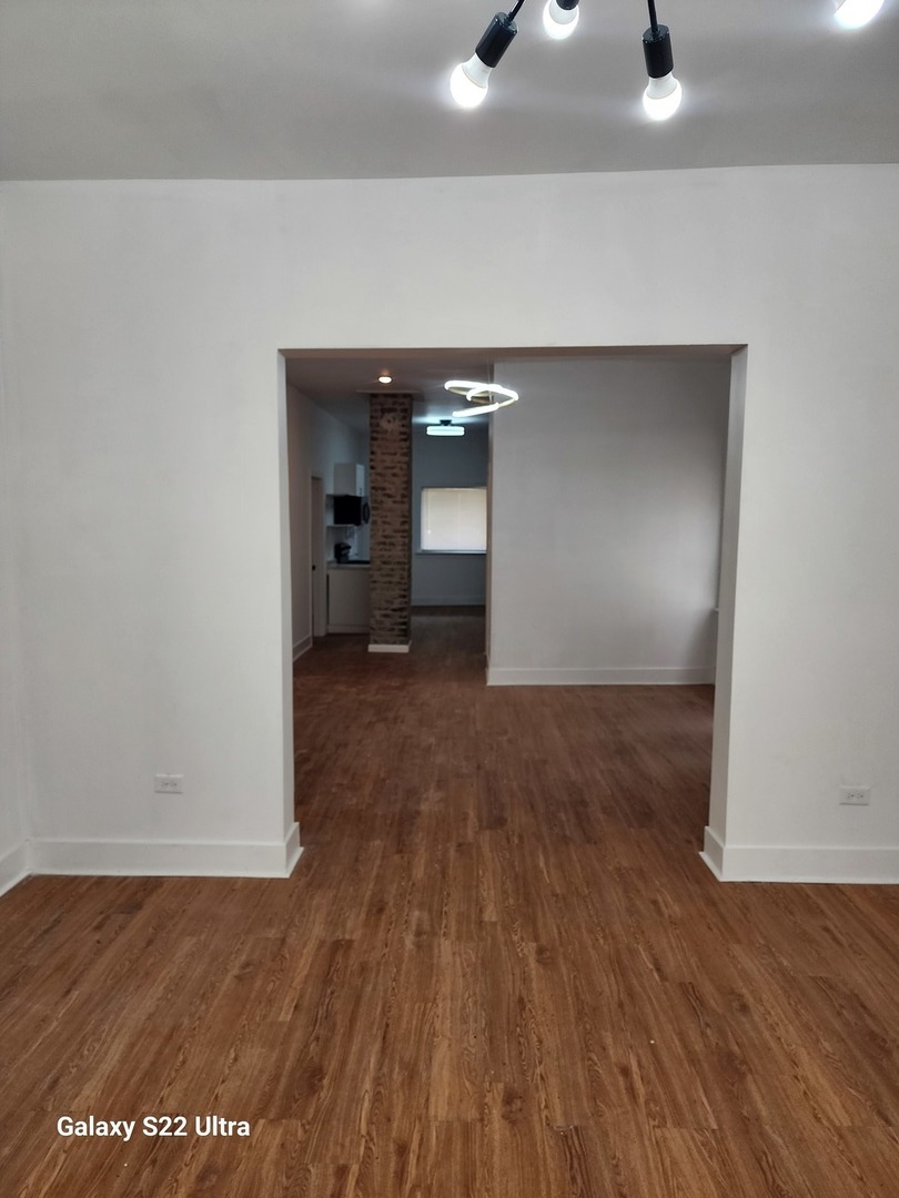 8909 S Houston Avenue Property Photo 4