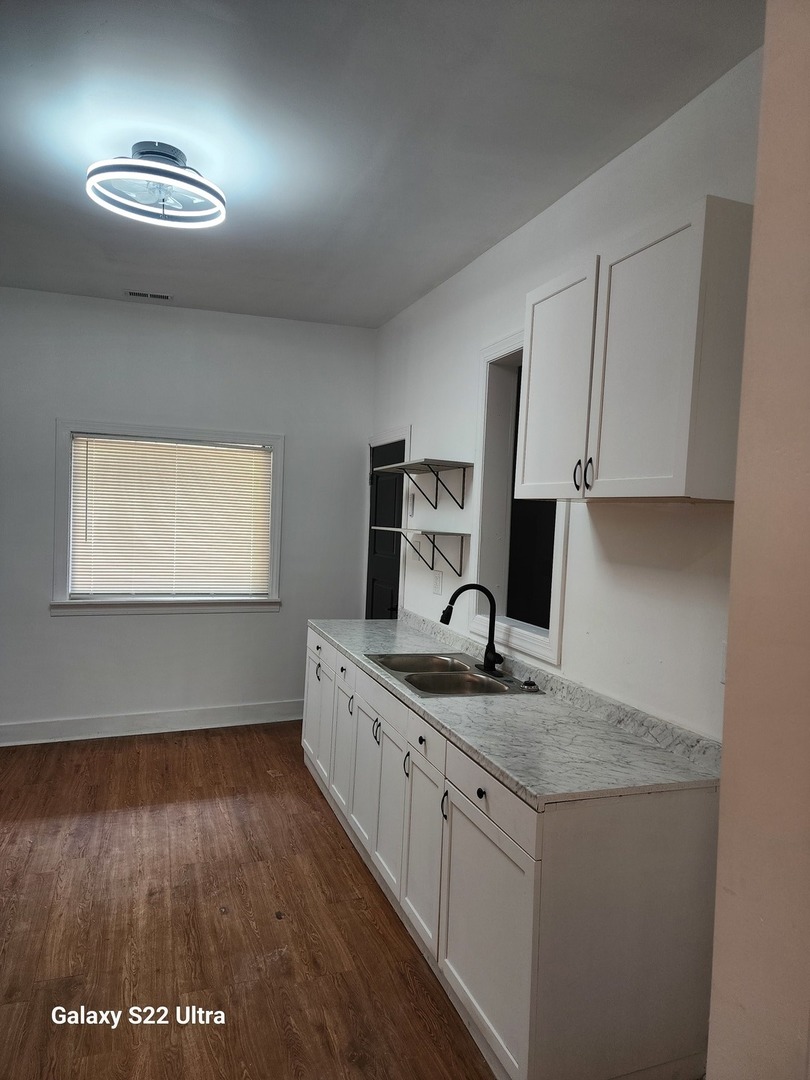 8909 S Houston Avenue Property Photo 5