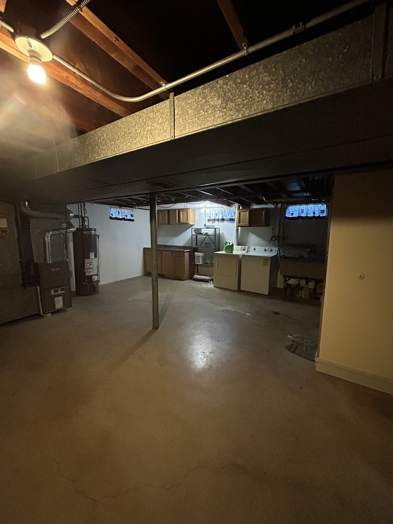 16639 Dobson Avenue Property Photo 9