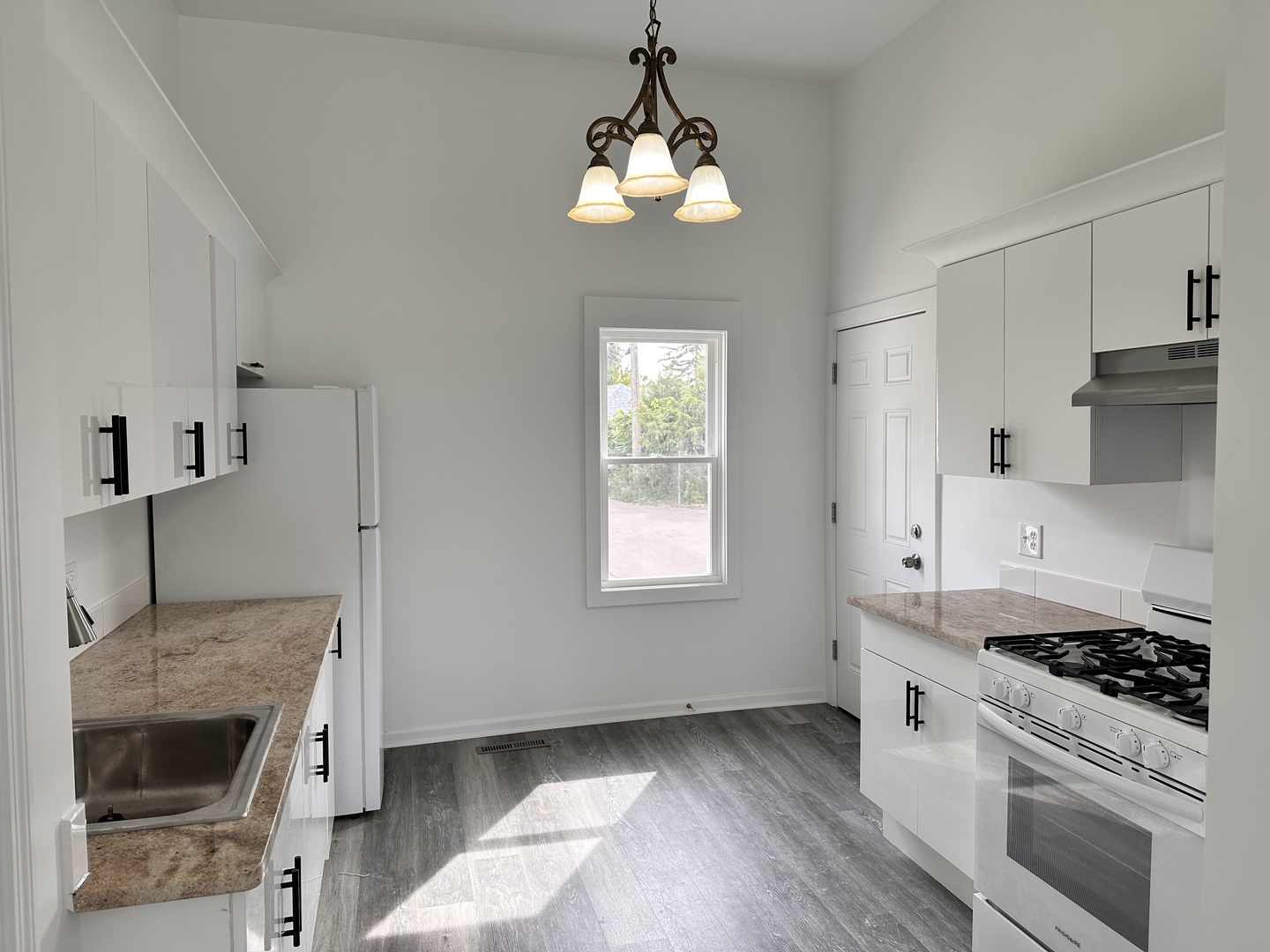 611-613 High Street Property Photo 6