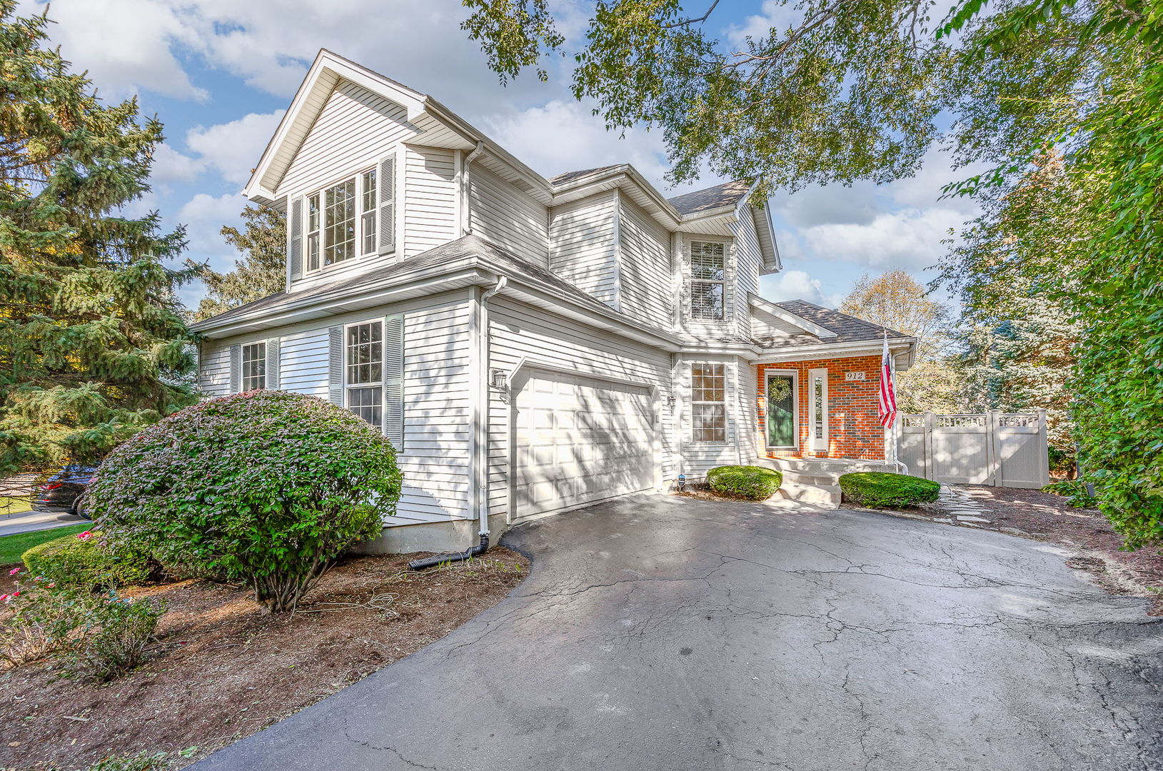 912 Middleton Avenue Property Photo 1