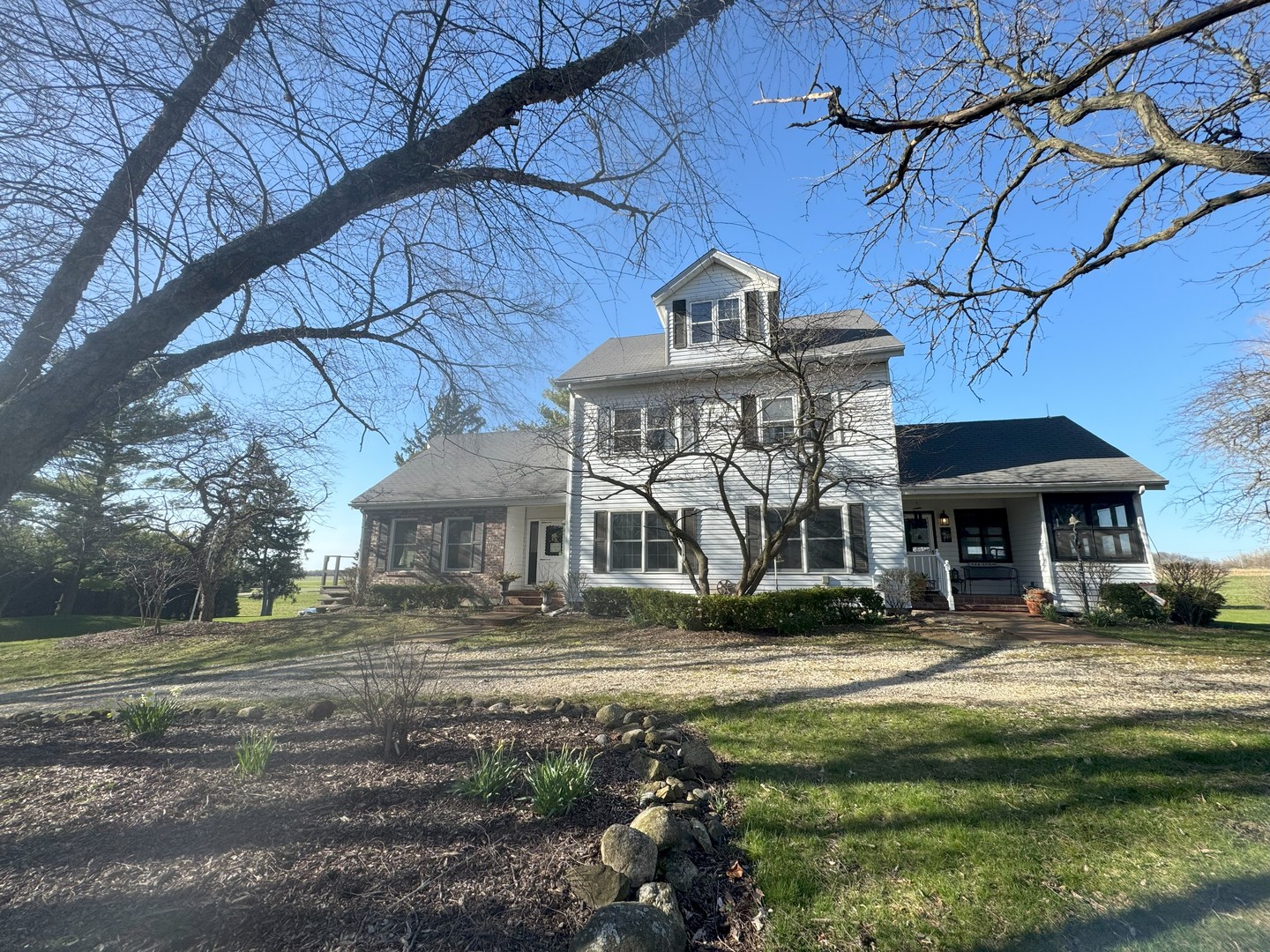 17n753 Widmayer Road Property Photo 1
