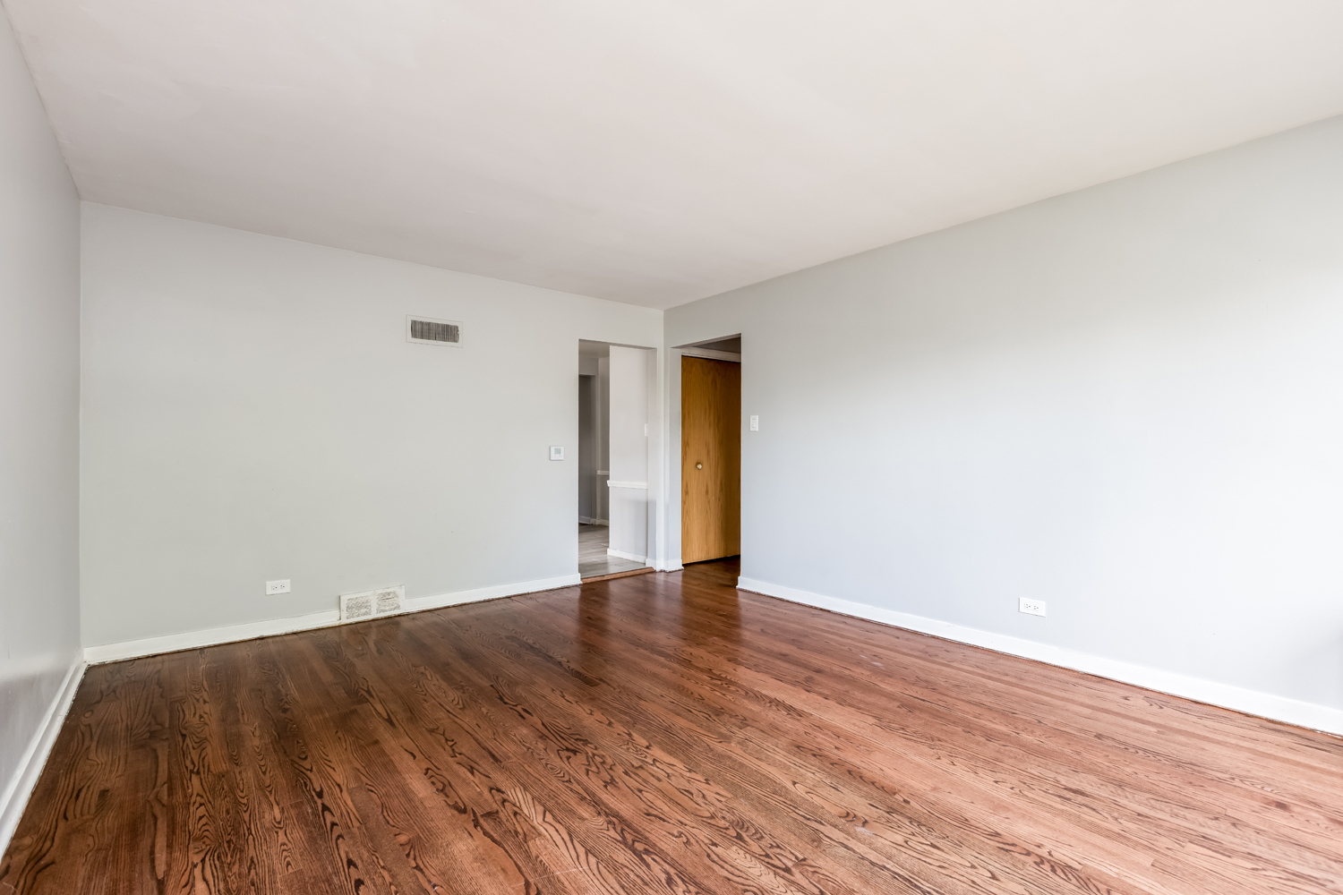 8836 Bronx Avenue Property Photo 4