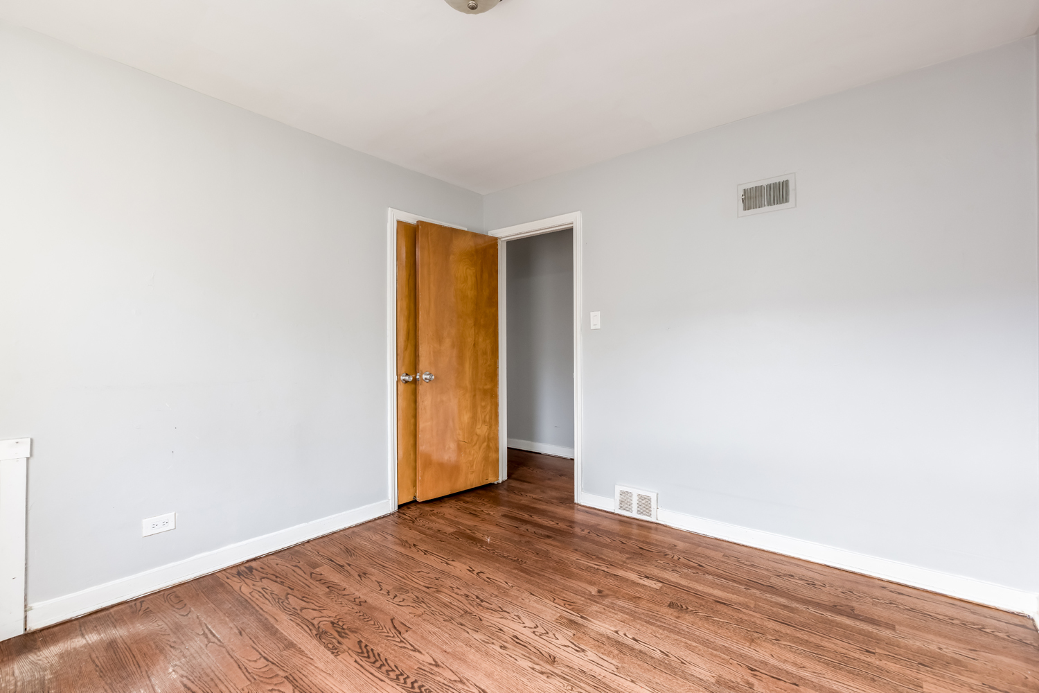 8836 Bronx Avenue Property Photo 9