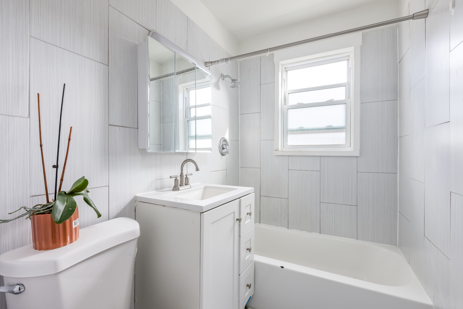 8836 Bronx Avenue Property Photo 10