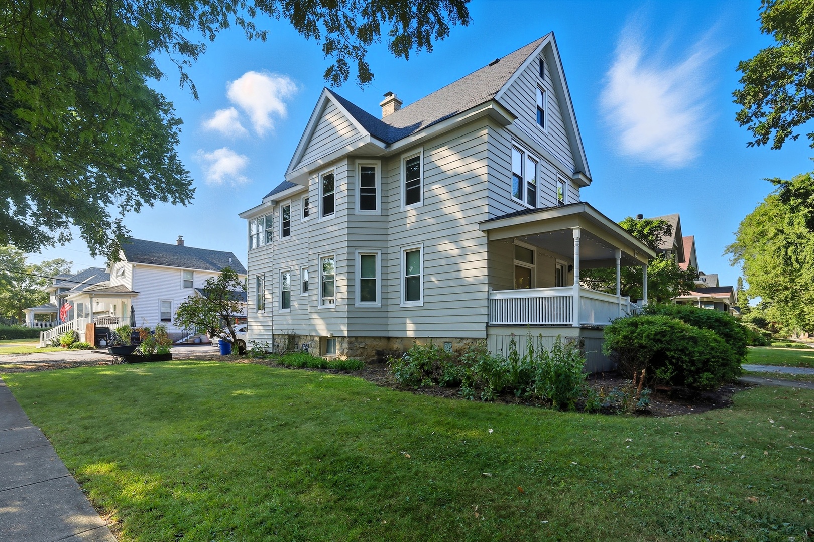 709 Bell Avenue Property Photo 3