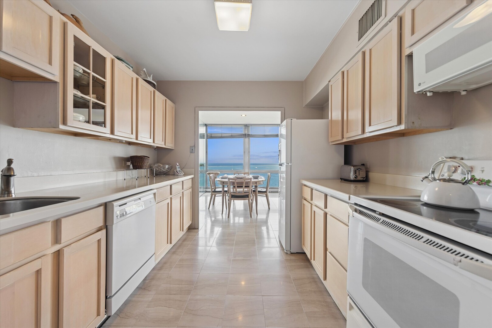 860 N Lake Shore Drive 8m Property Photo 6