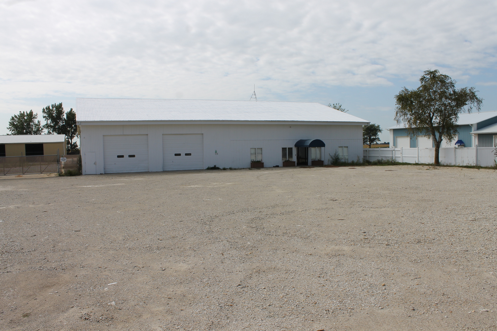320 W Lincoln Highway Property Photo 2