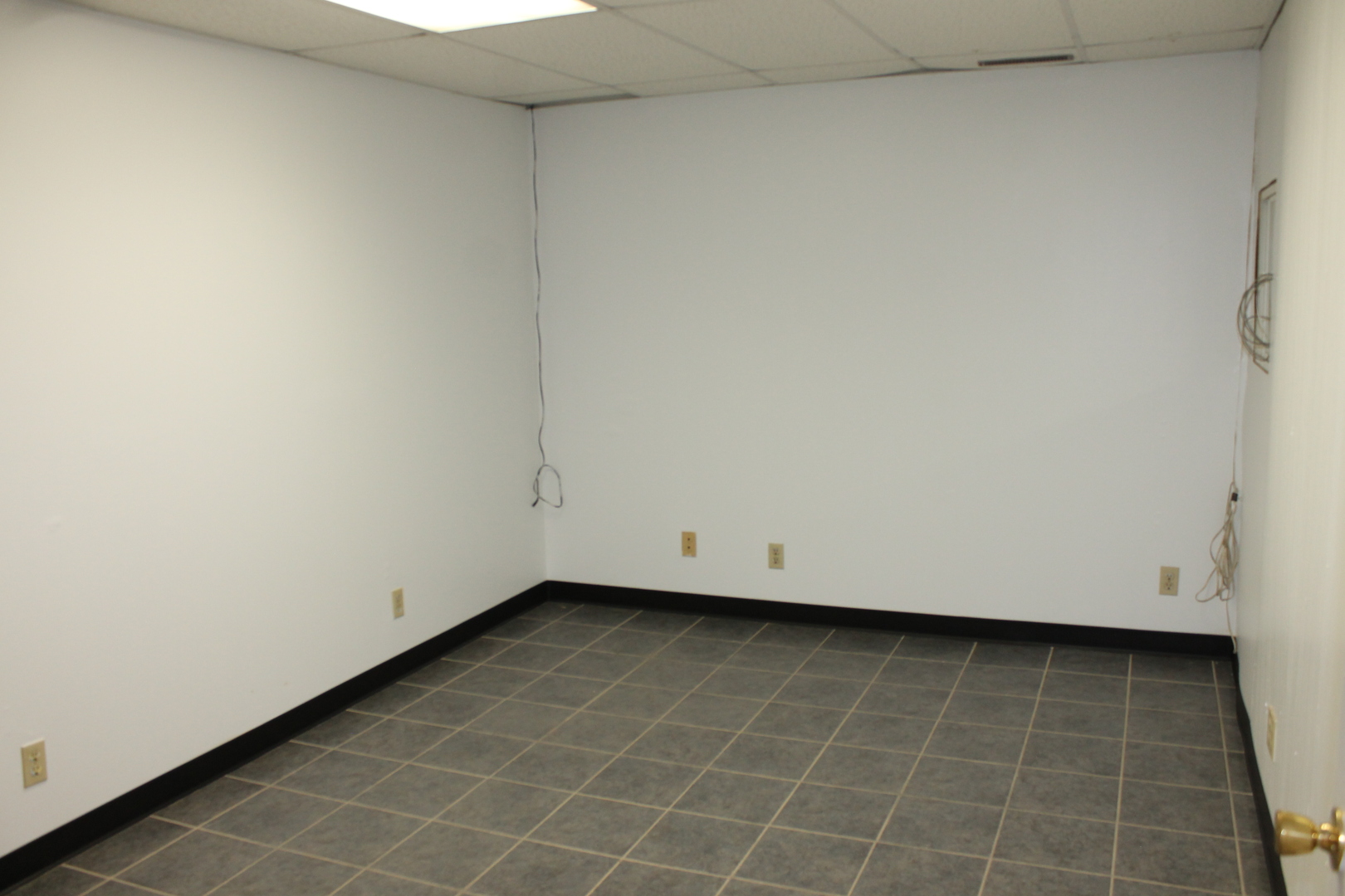 320 W Lincoln Highway Property Photo 10