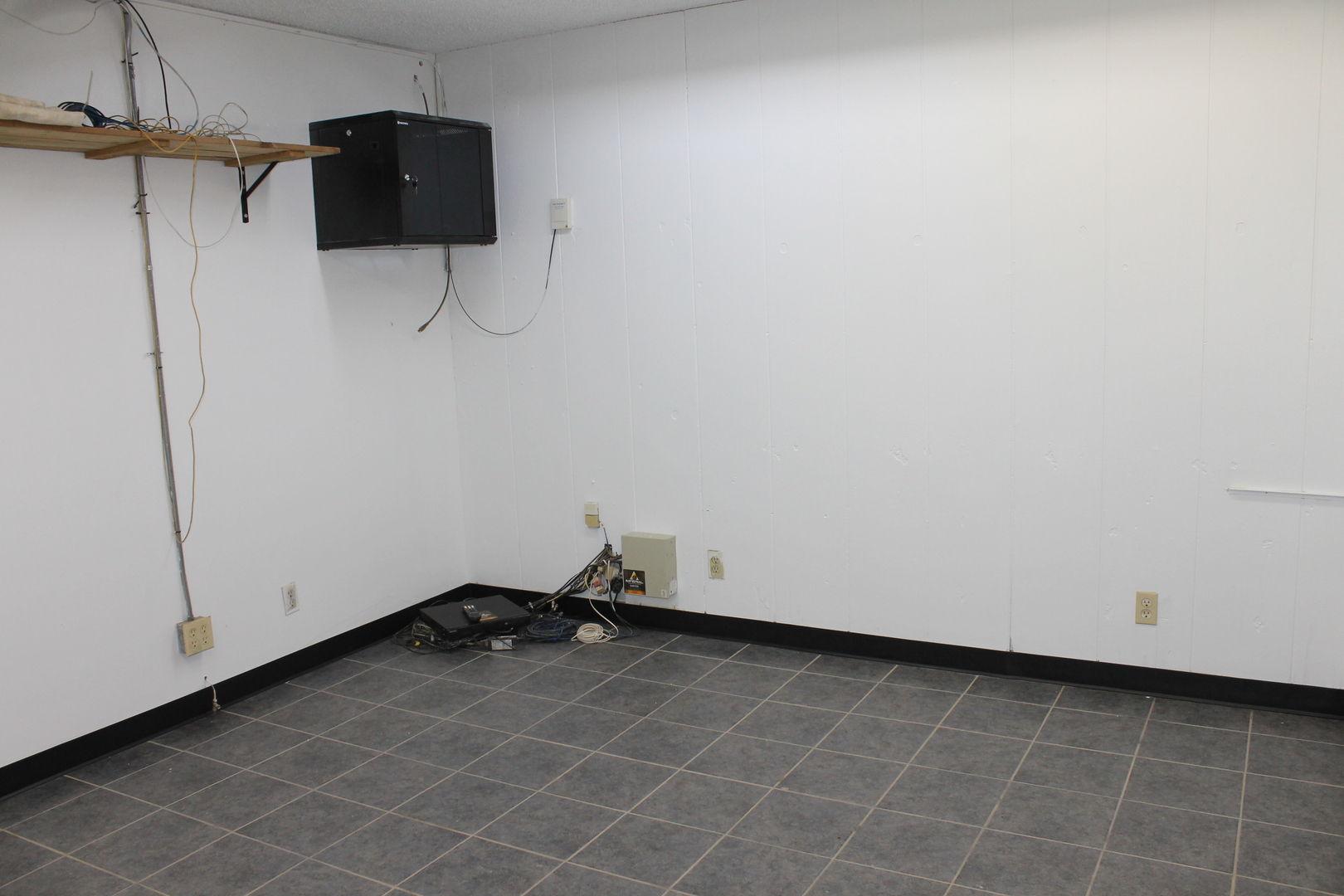 320 W Lincoln Highway Property Photo 17