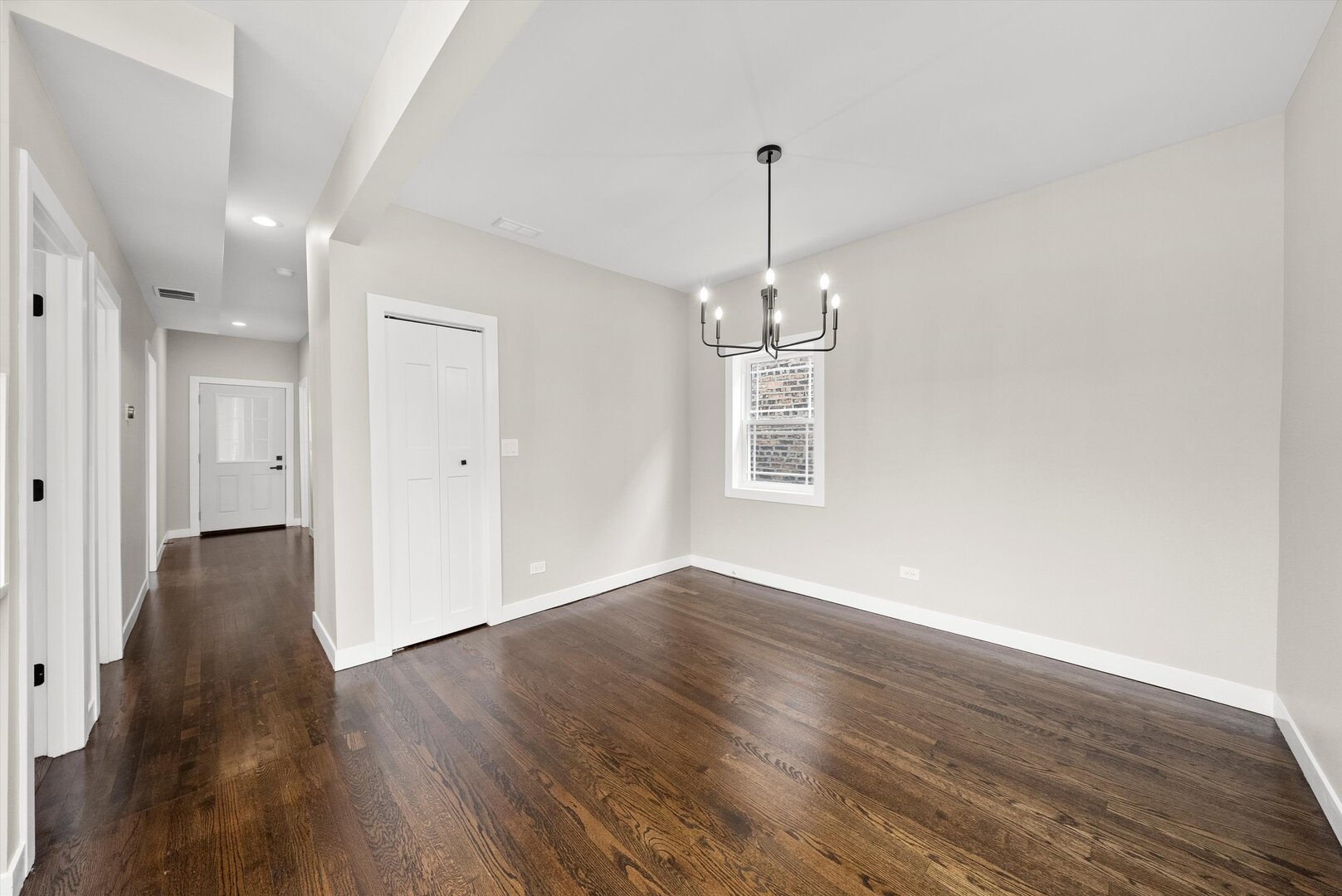 2101 S 48th Court Property Photo 24