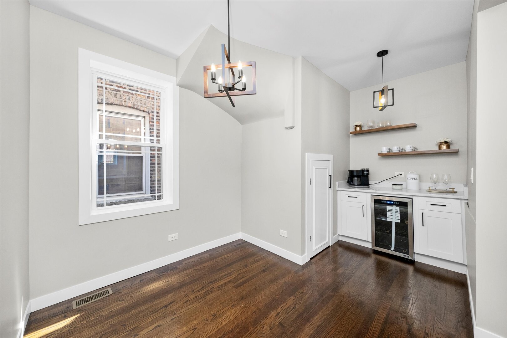 2101 S 48th Court Property Photo 40