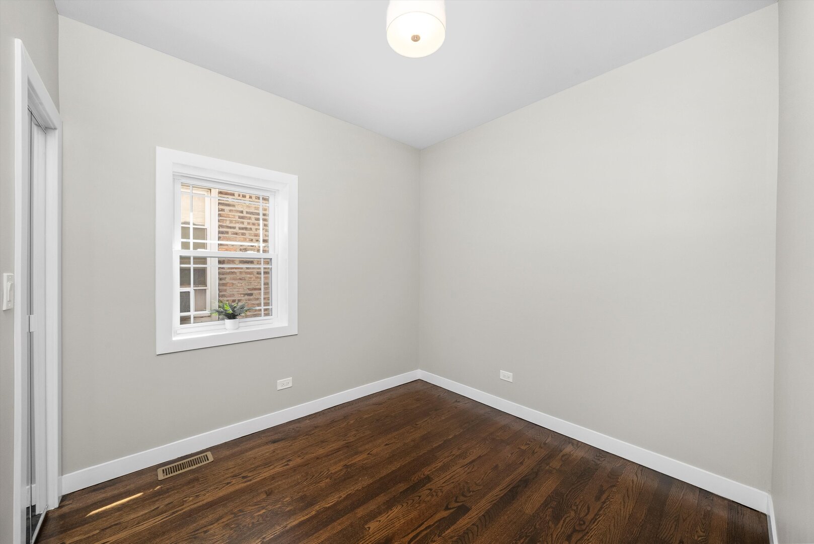 2101 S 48th Court Property Photo 41