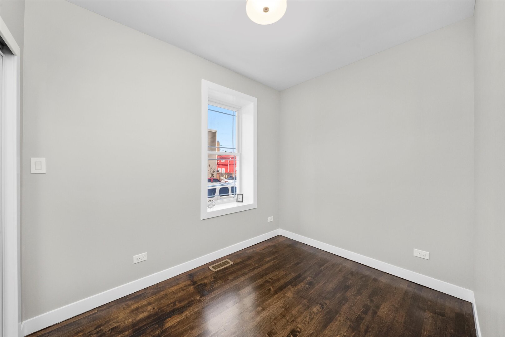 2101 S 48th Court Property Photo 43