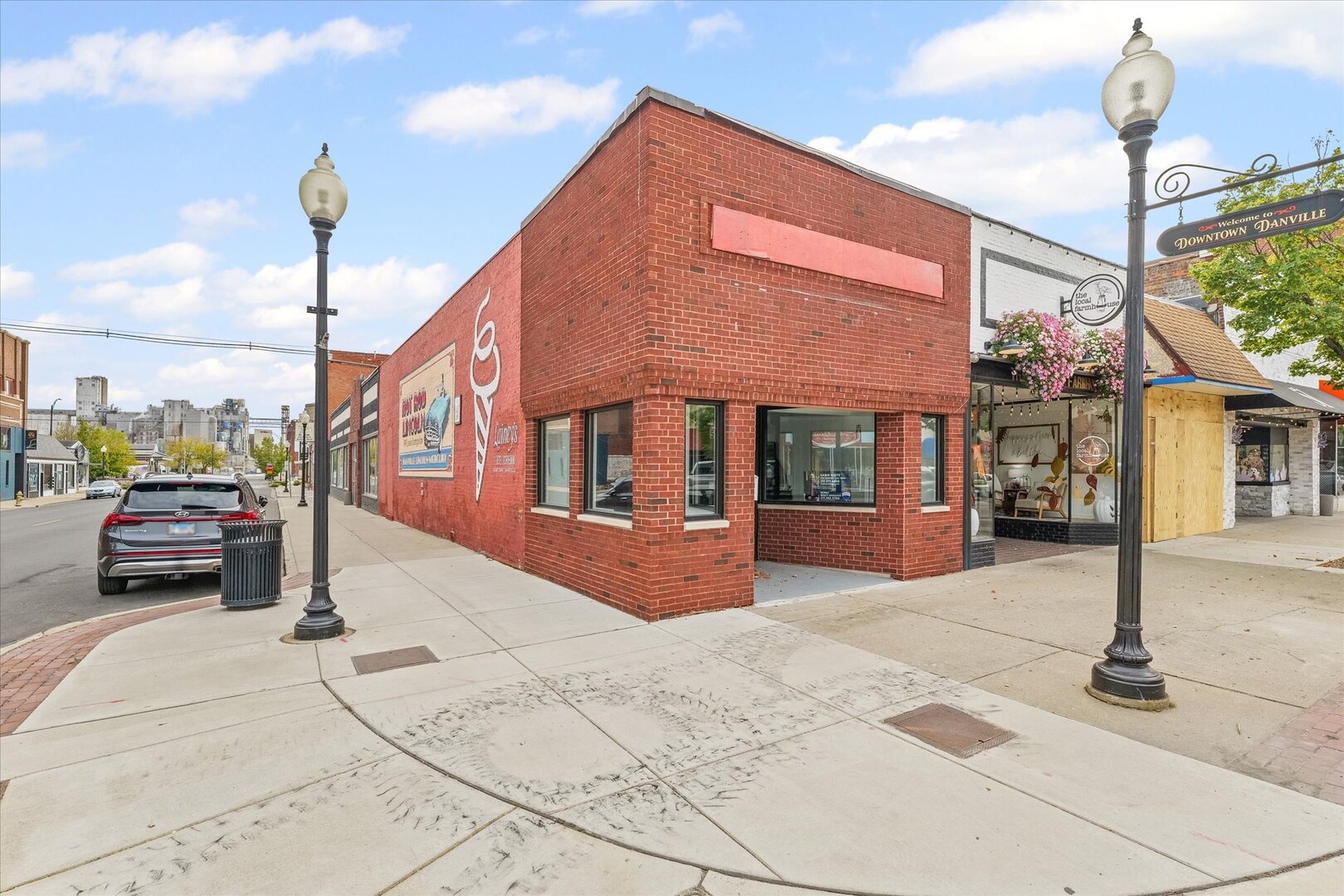 57 N Vermilion Street Property Photo 1