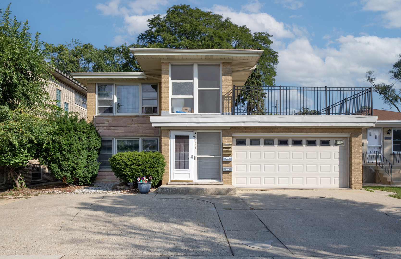 2308 Oakton Street Property Photo 1