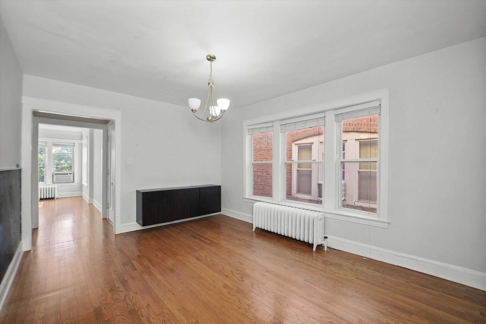 5436 W Dakin Street Property Photo 2