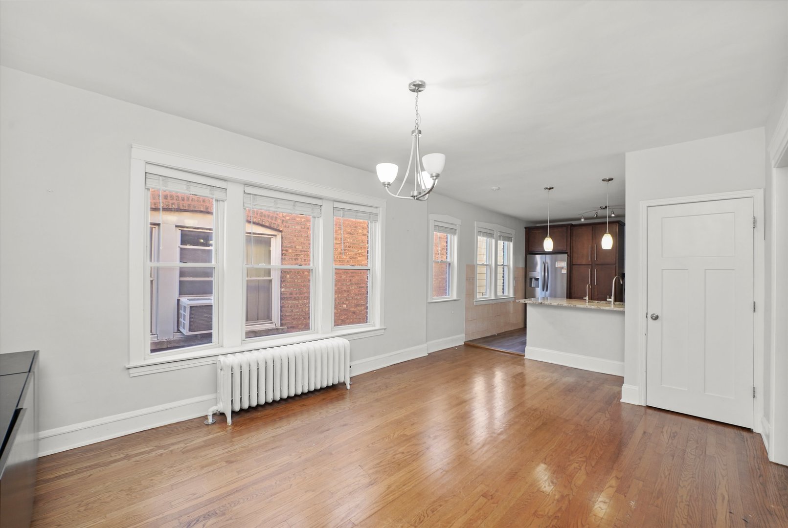 5436 W Dakin Street Property Photo 3