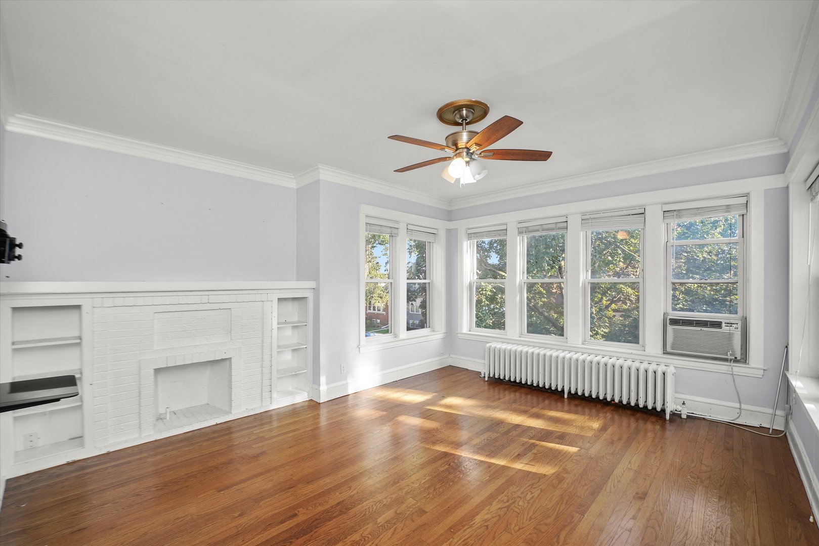 5436 W Dakin Street Property Photo 7