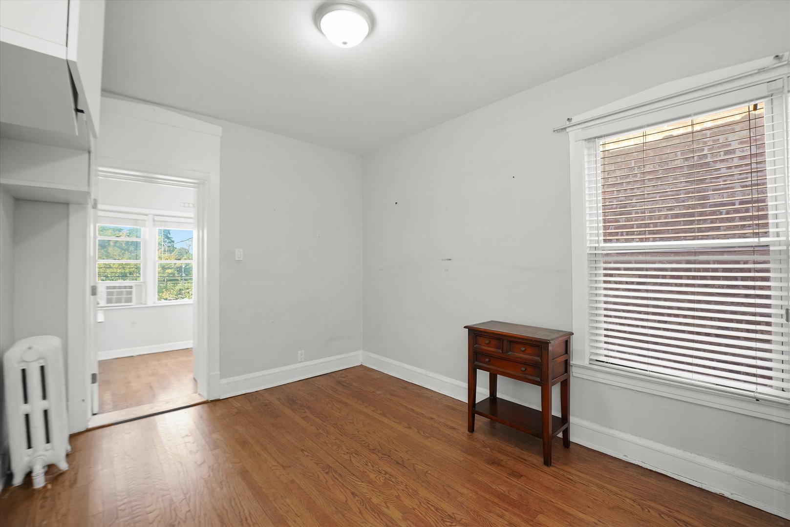 5436 W Dakin Street Property Photo 9