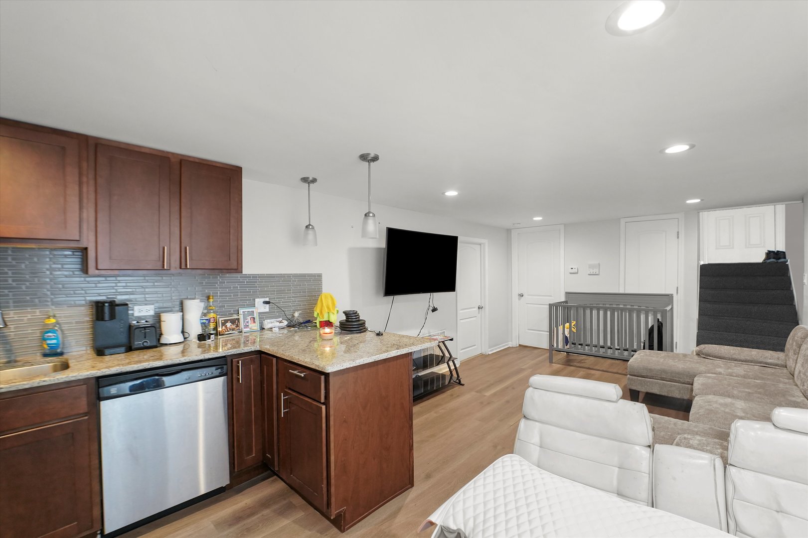 5436 W Dakin Street Property Photo 25