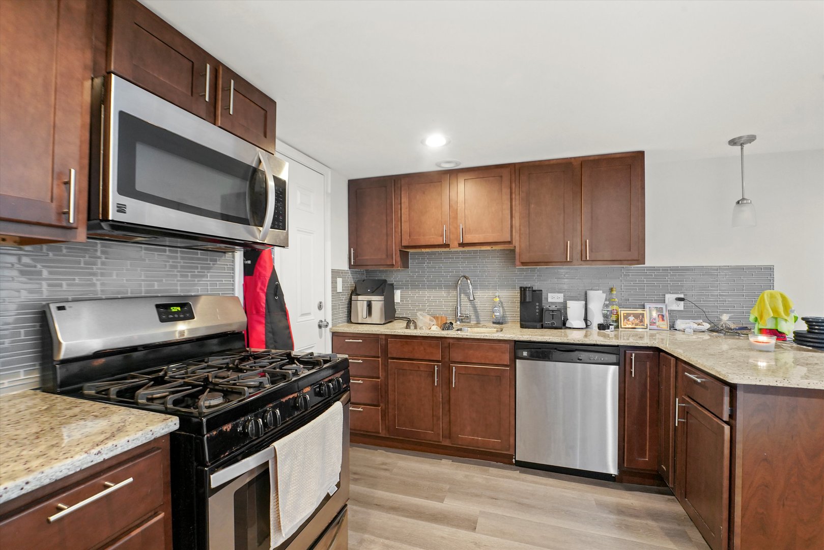 5436 W Dakin Street Property Photo 26