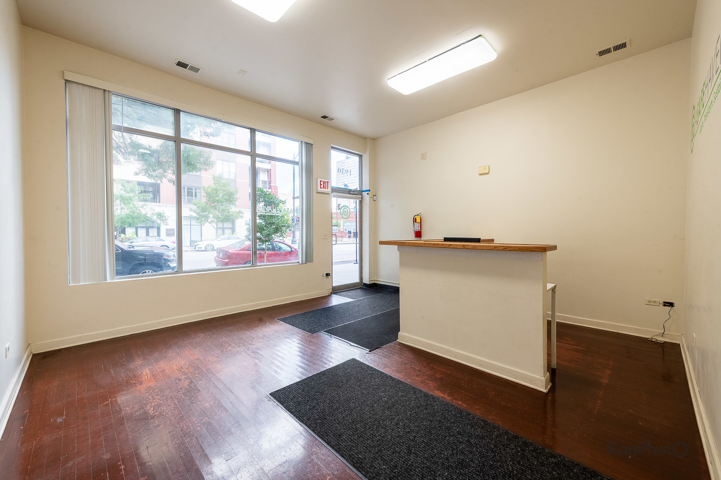 1930 S Wabash Avenue C1 Property Photo 3