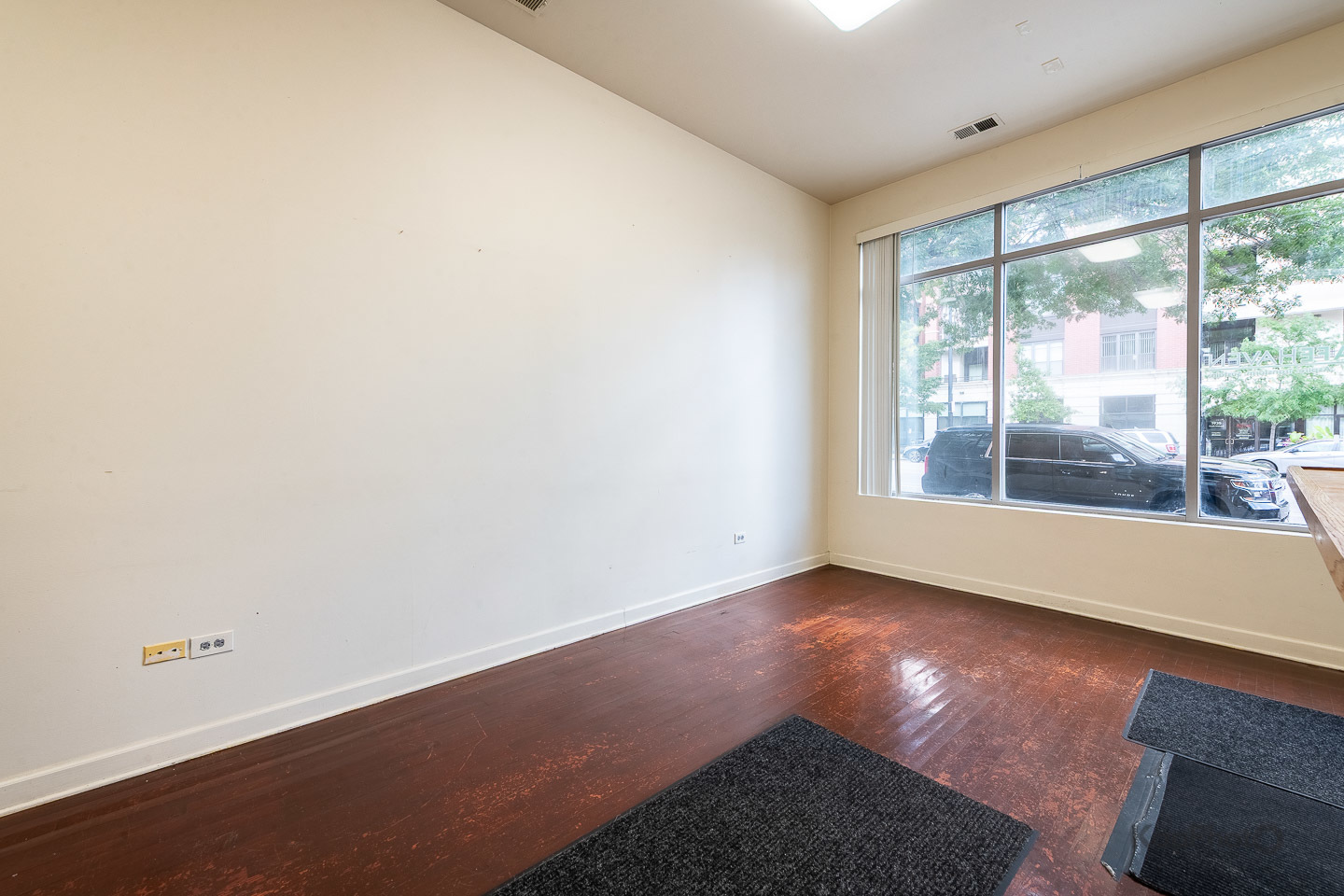 1930 S Wabash Avenue C1 Property Photo 6