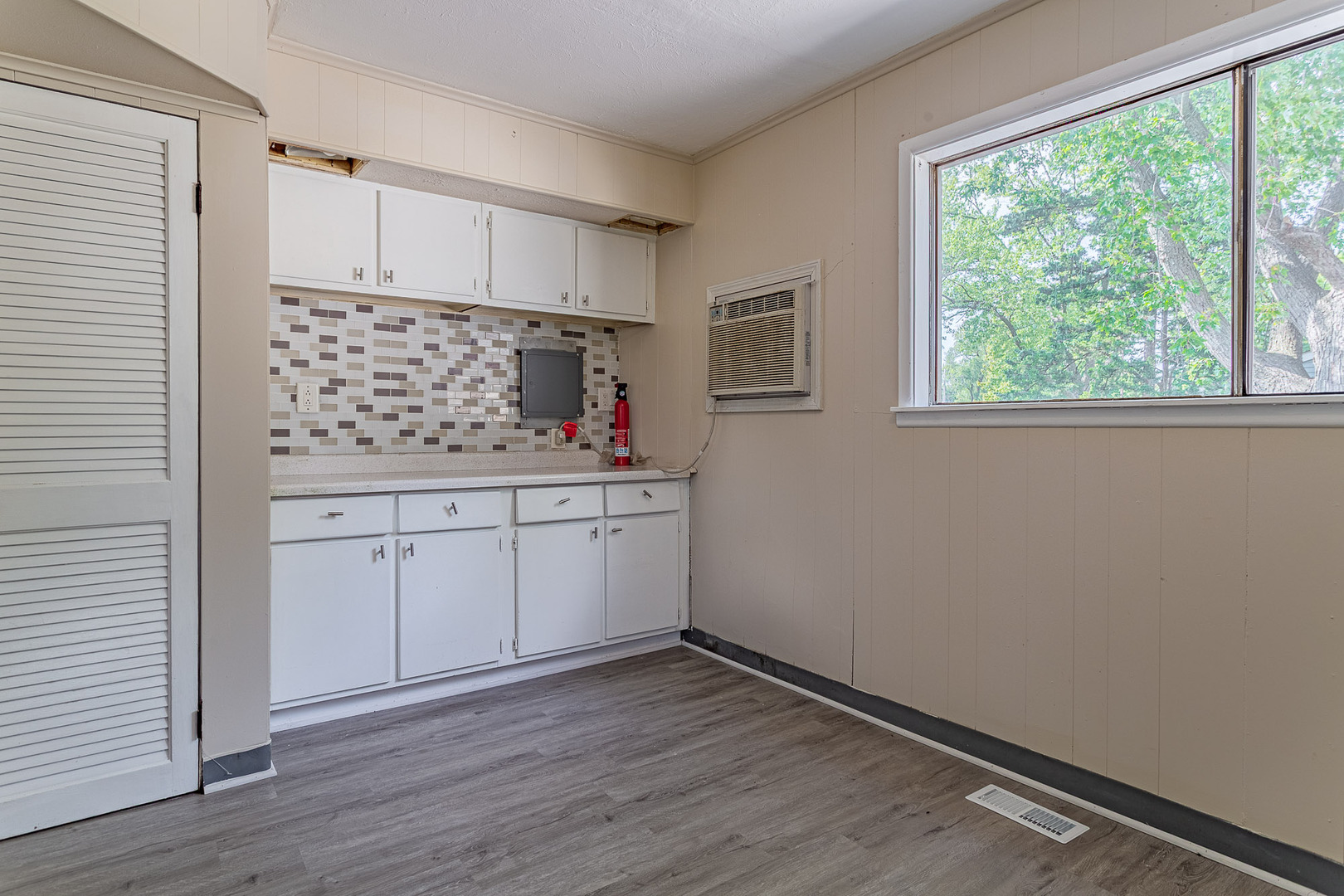 120 Grow Lane Property Photo 5