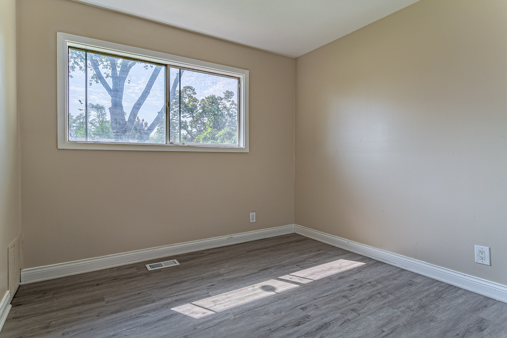 120 Grow Lane Property Photo 6