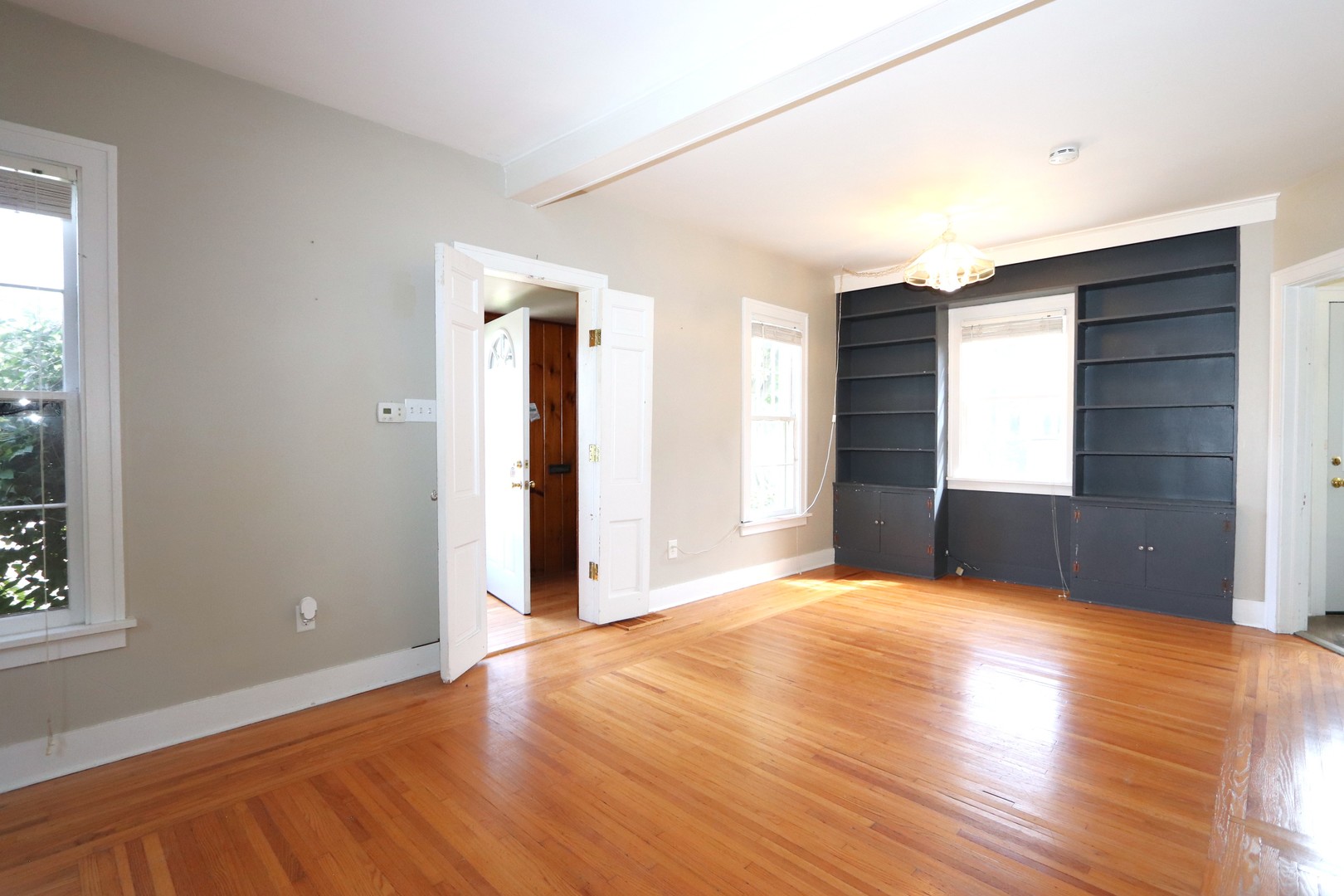 1246 Wauponsee Street Property Photo 4