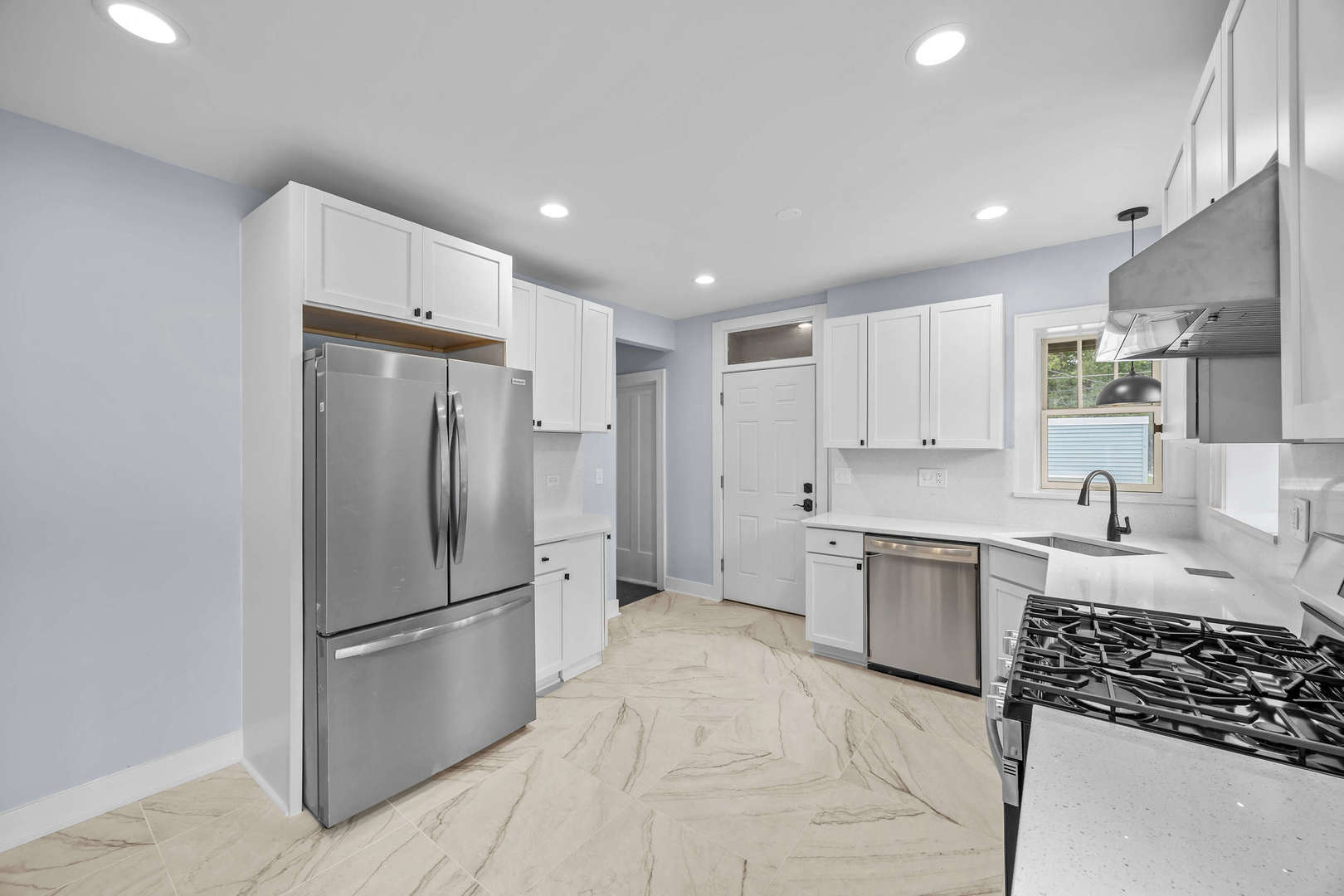 1101 S Oak Park Avenue Property Photo 9