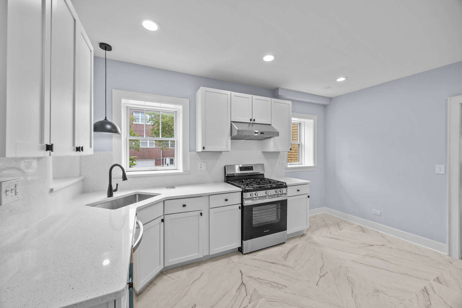 1101 S Oak Park Avenue Property Photo 11