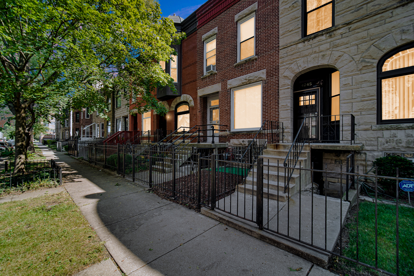 4743 S Champlain Avenue Property Photo 2