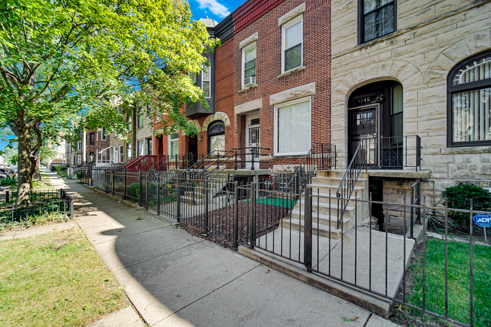 4743 S Champlain Avenue Property Photo 3