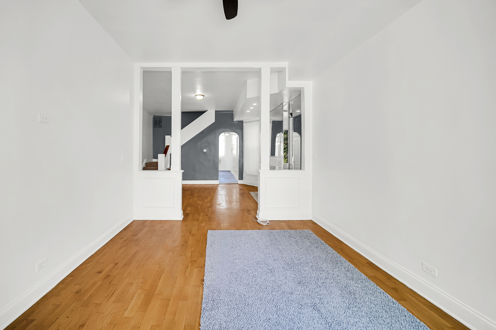 4743 S Champlain Avenue Property Photo 5