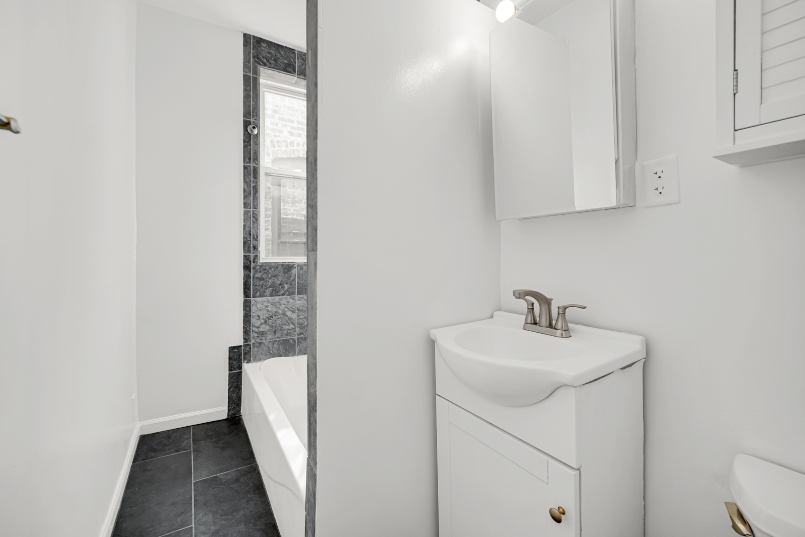 4743 S Champlain Avenue Property Photo 18