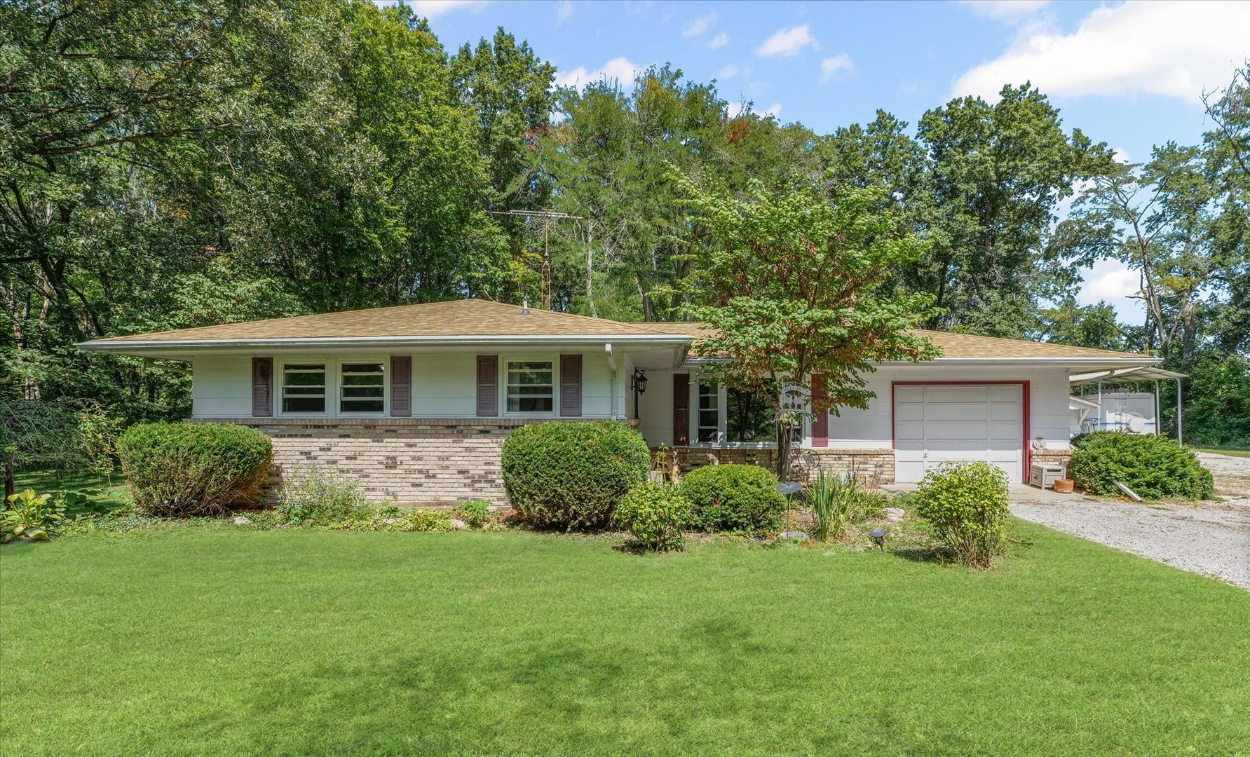 9835 E 1610 North Road Property Photo 1