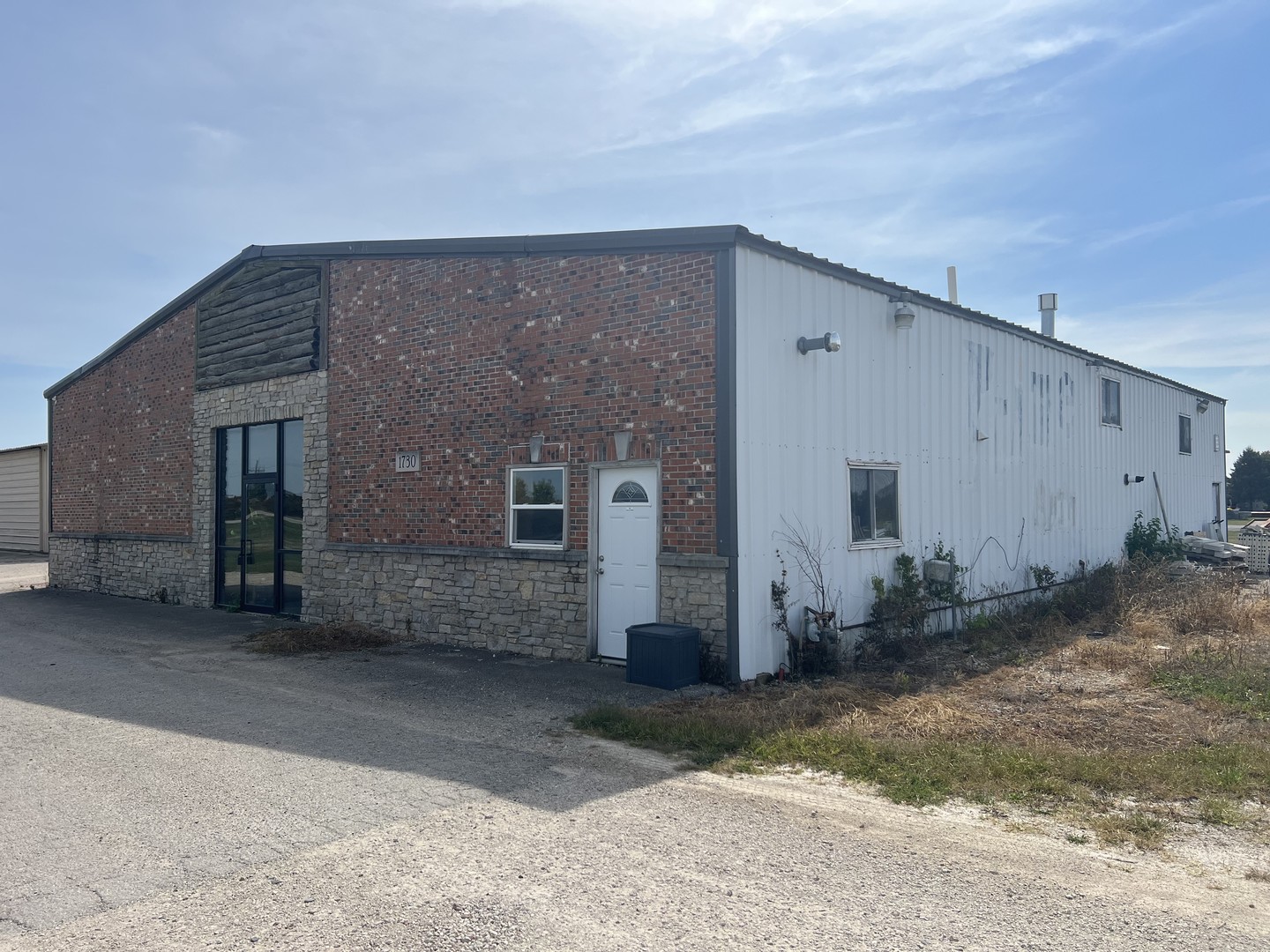 1730 W Church Street Property Photo 4