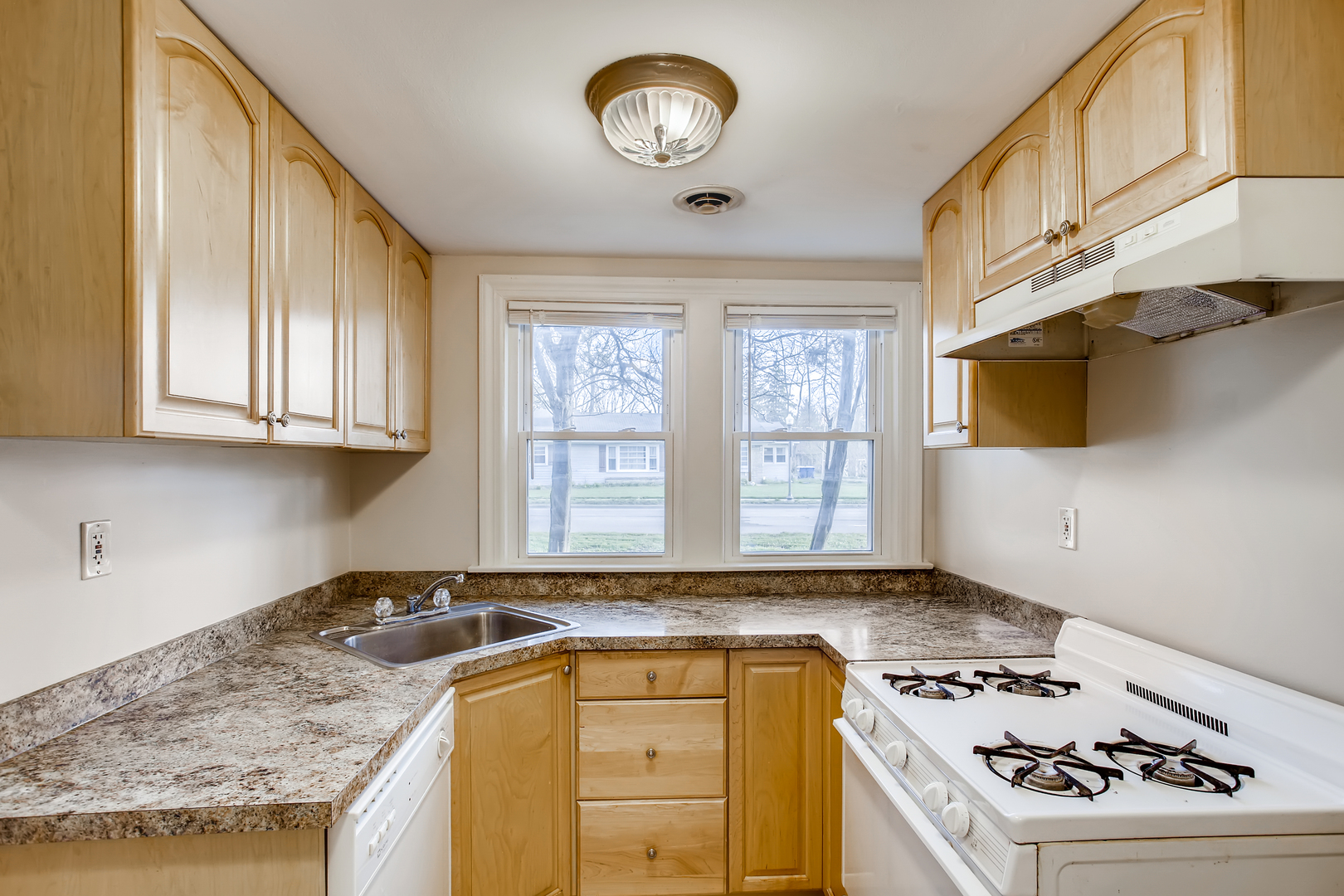 12471228 Property Photo 6
