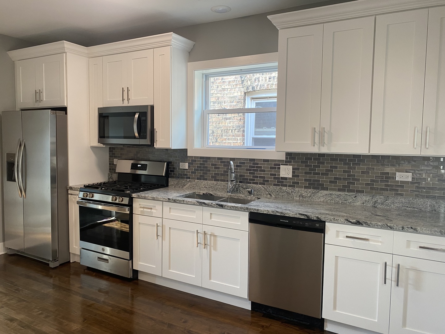 7835 S Carpenter Street Property Photo 2