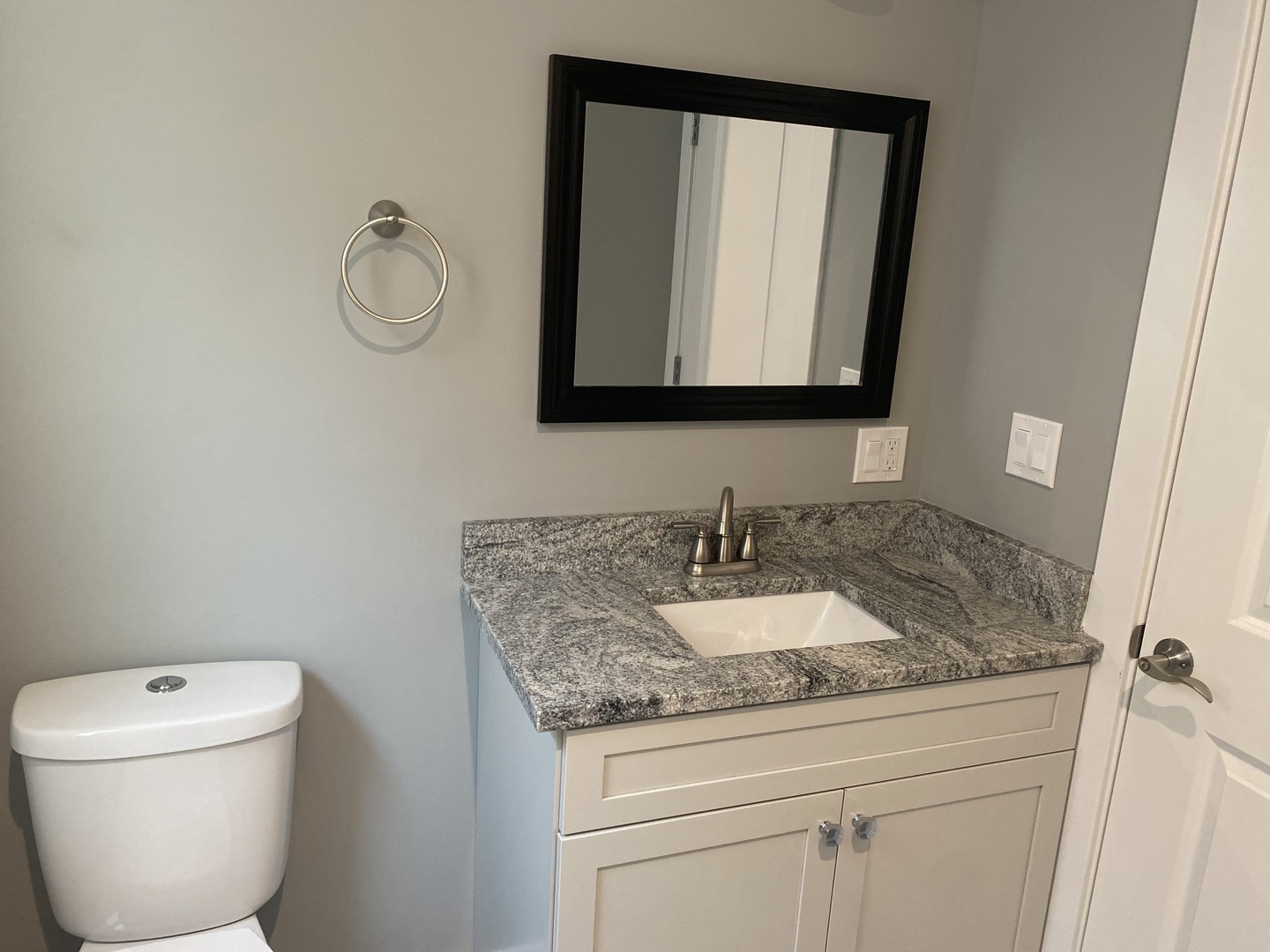 7835 S Carpenter Street Property Photo 10