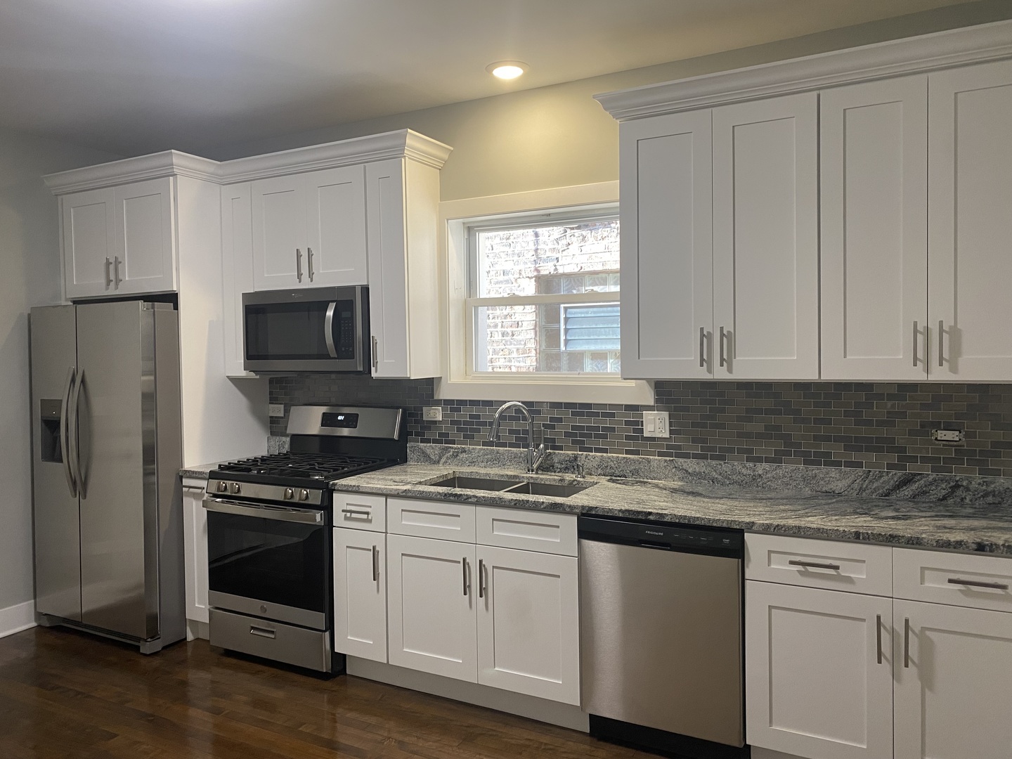 7835 S Carpenter Street Property Photo 15