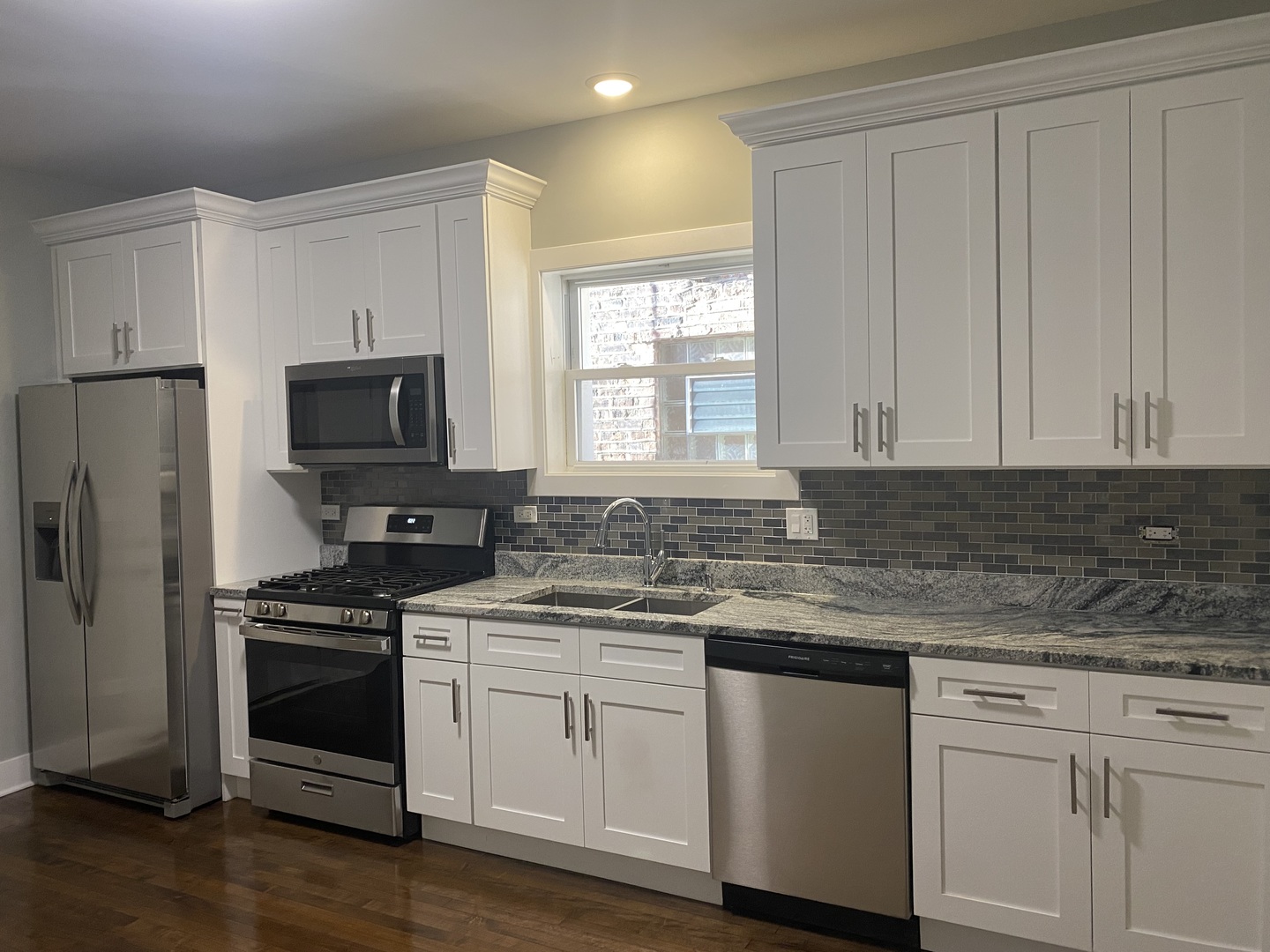 7835 S Carpenter Street Property Photo 17