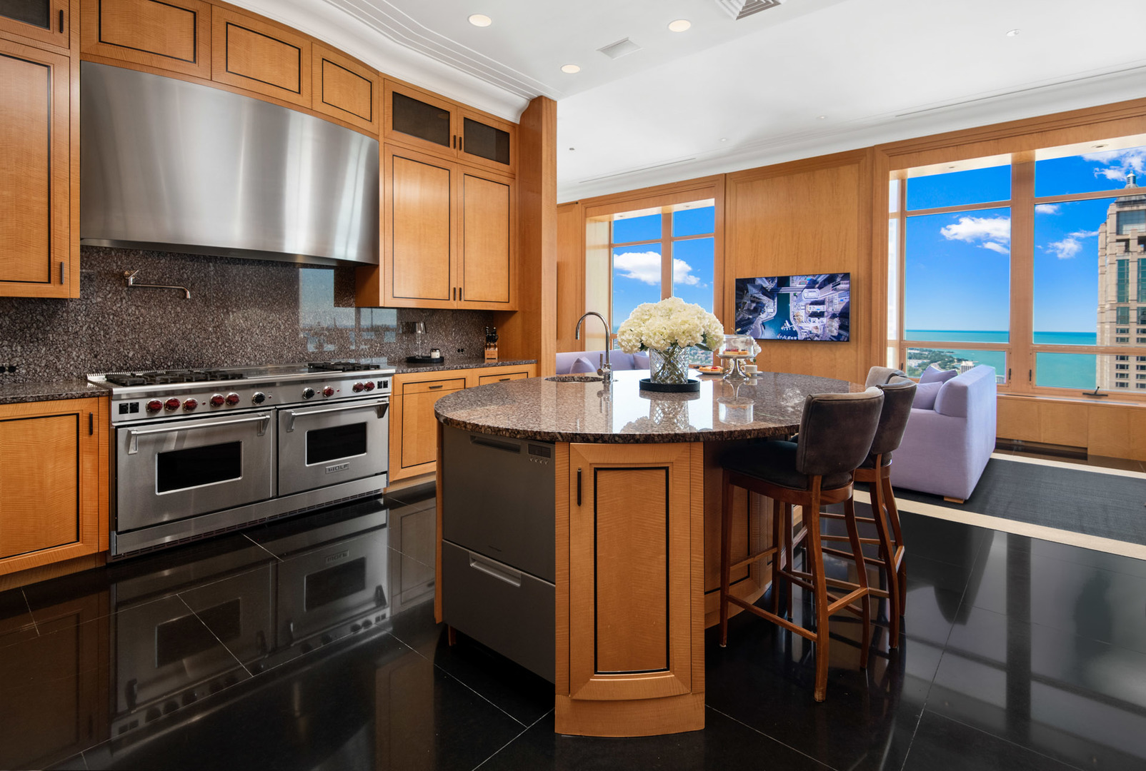 800 N Michigan Avenue Ph64 Property Photo 21