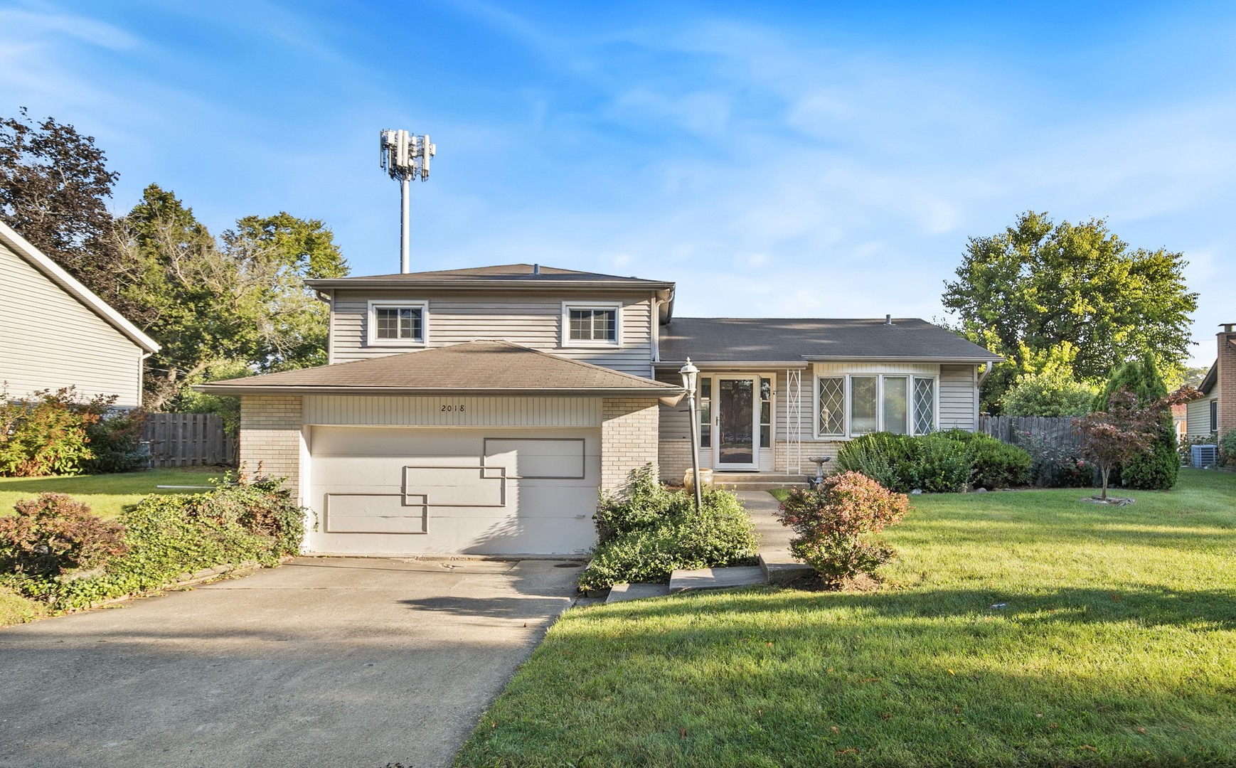 2018 E Ivy Lane Property Photo 1