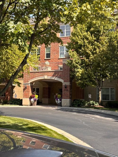 2700 Summit Drive 101 Property Photo 1