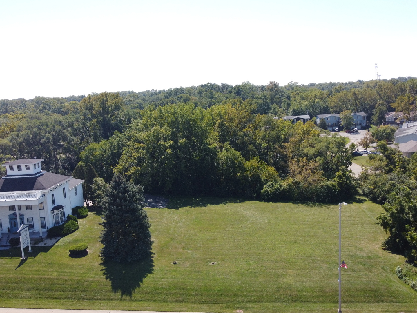 328 E Lincoln Highway Property Photo 1