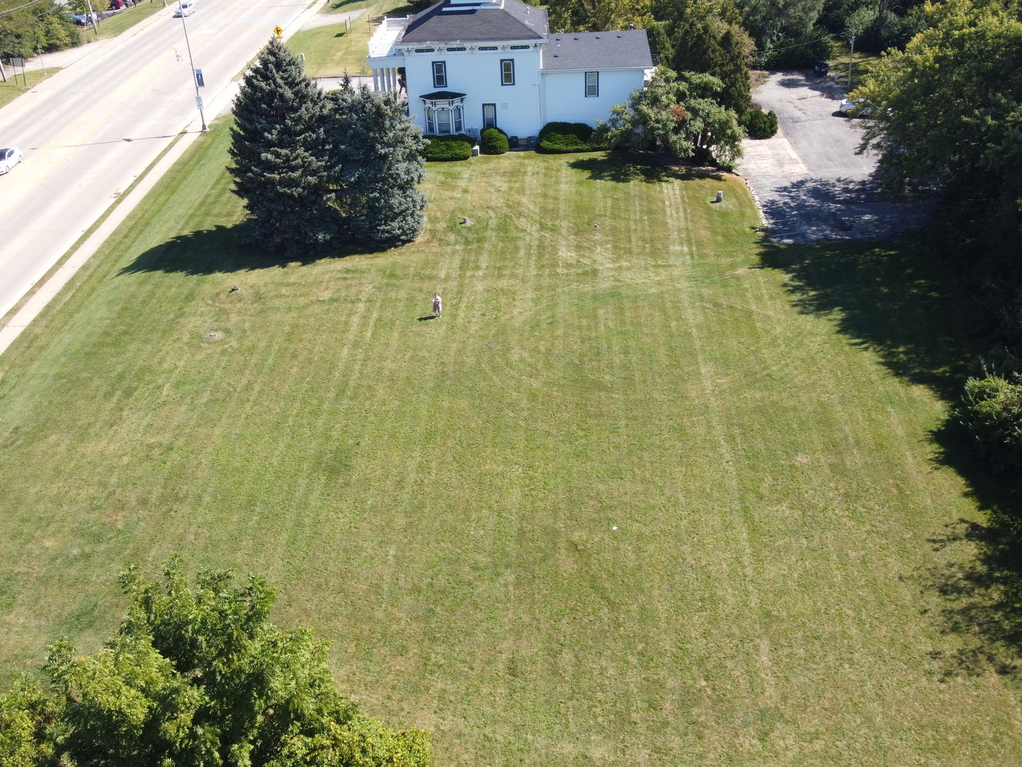 328 E Lincoln Highway Property Photo 2