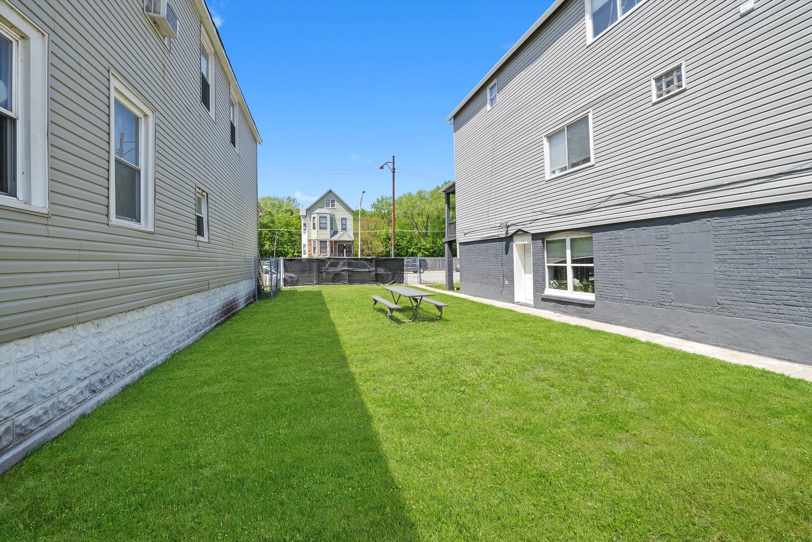 8543 S Burley Avenue Property Photo 3